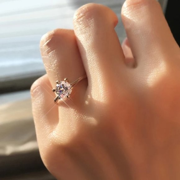 *NEW 18K Rose Gold 1CT Solitaire Diamond Ring - Picture 3 of 7